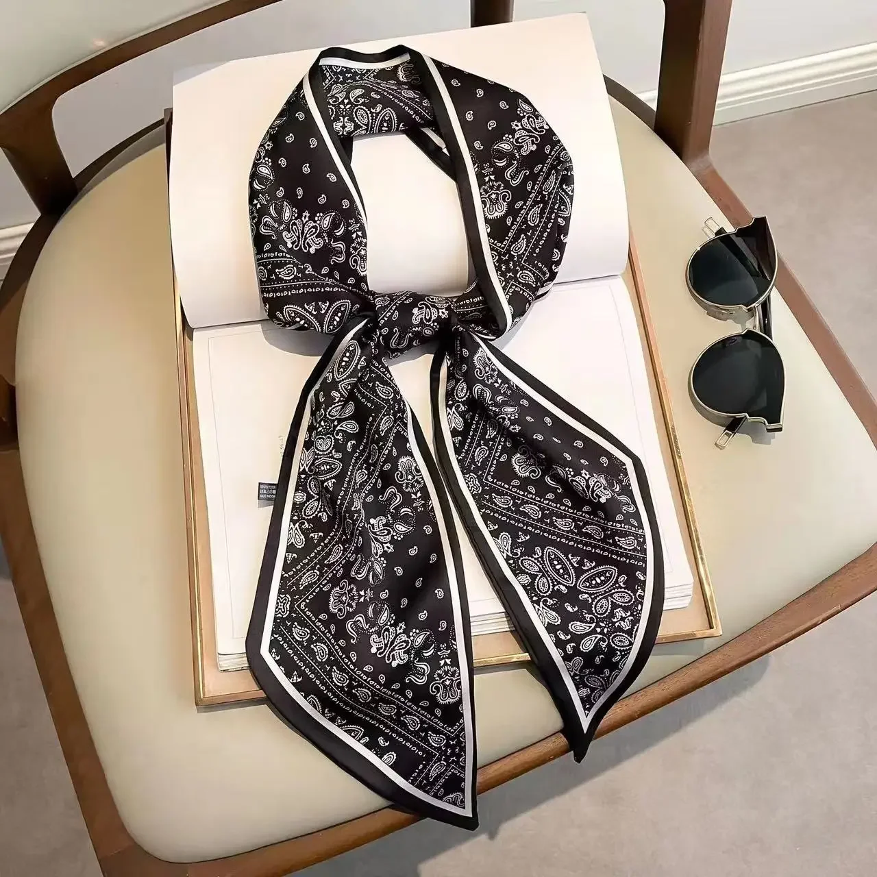 Design Print Skinny Scarf Plai - Luxury Bags Shopping ulasan dan harga